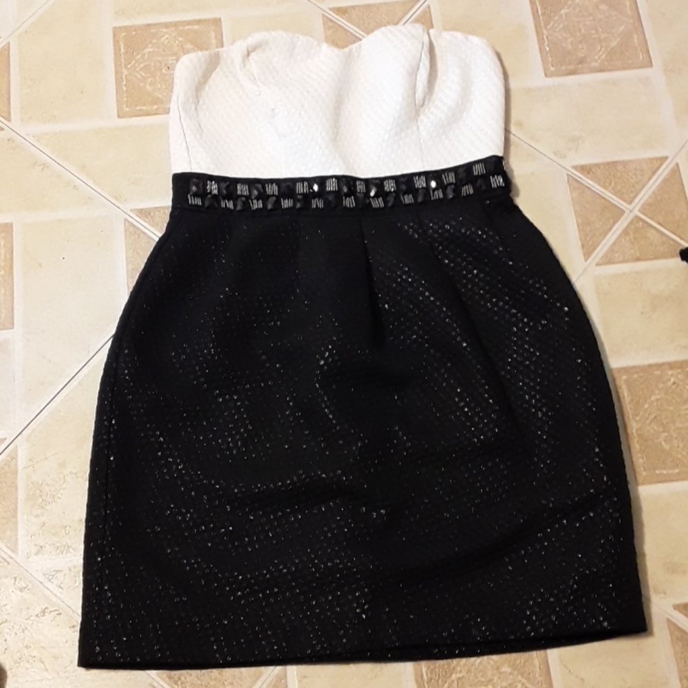 As u wish size 1 black/white dress